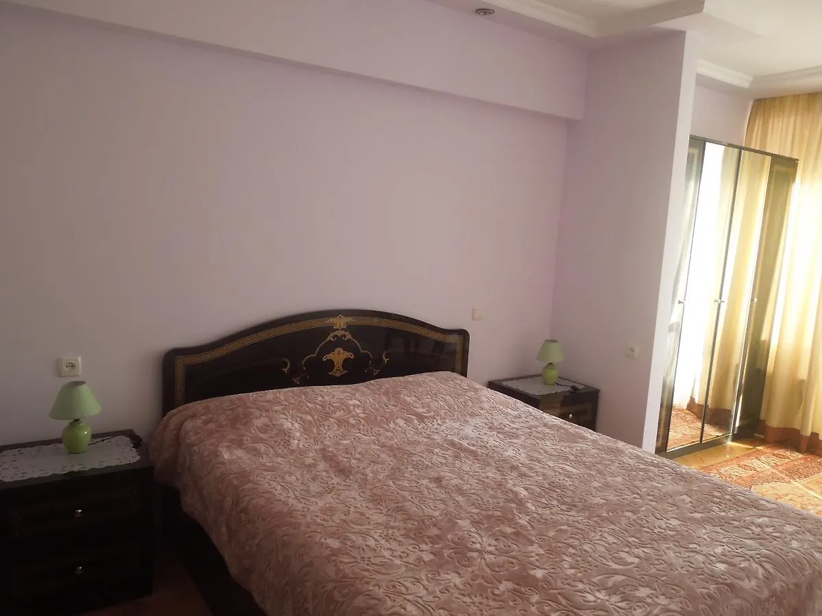 Nellie'S Apartment Батуми Грузия